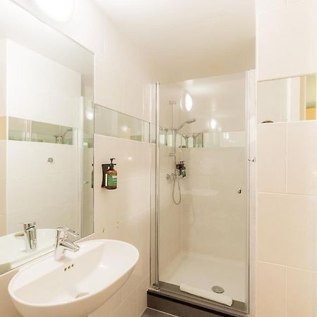 H2OTEL Rotterdam Eksteriør bilde
