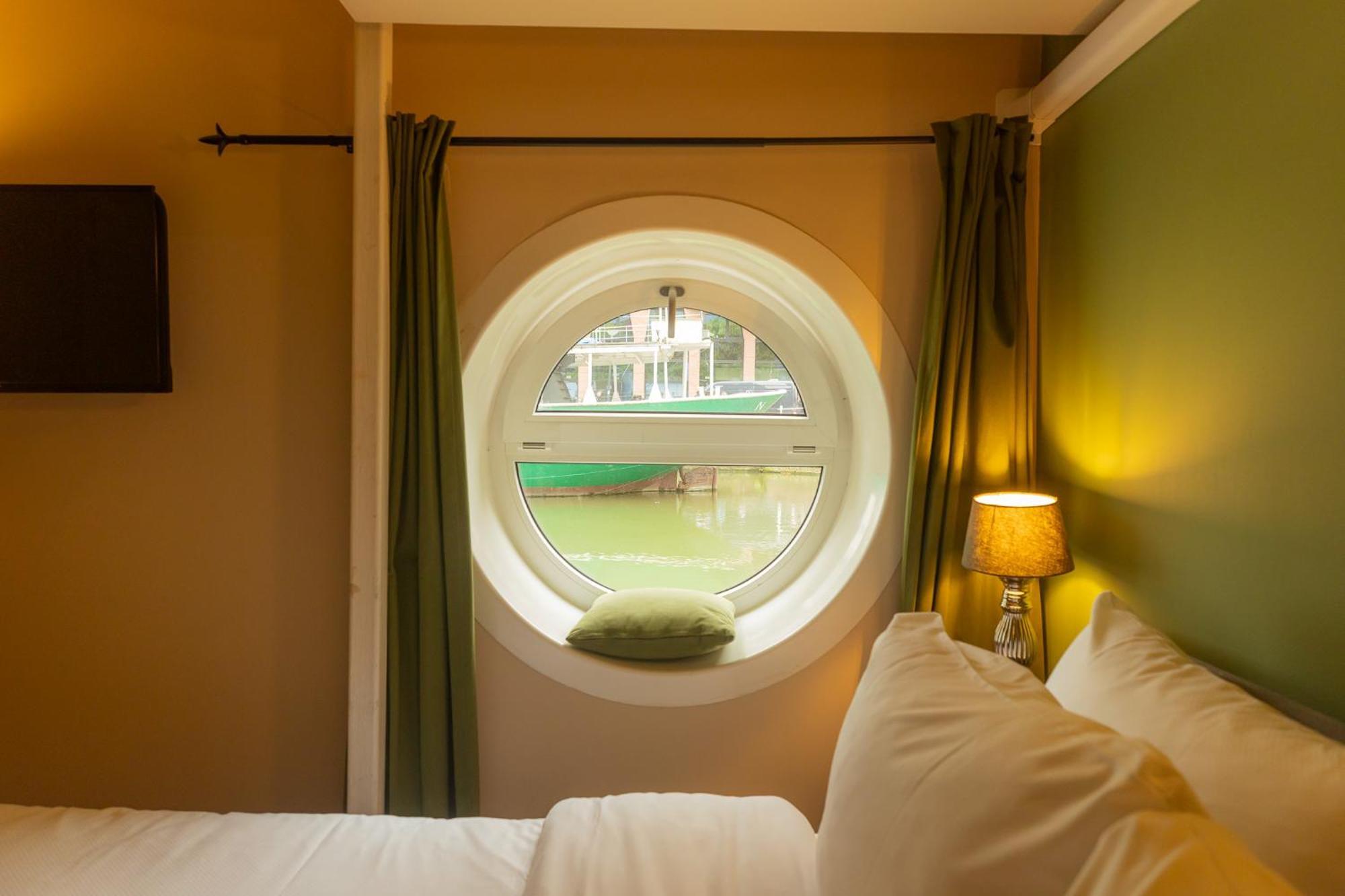 H2OTEL Rotterdam Eksteriør bilde