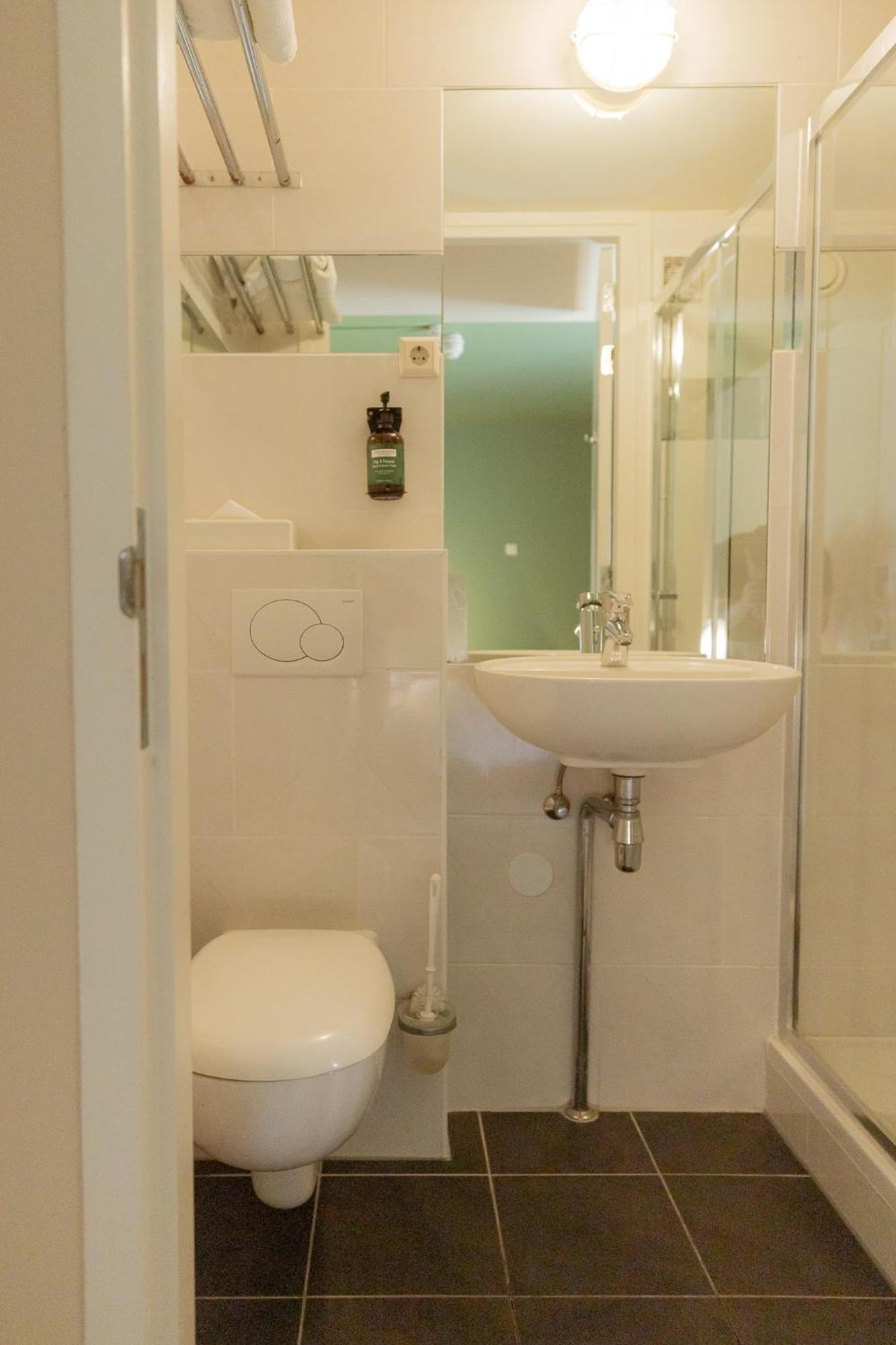 H2OTEL Rotterdam Eksteriør bilde